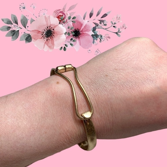 Gold tone Bangle Hinge Boho Statement Bracelet - Picture 1 of 7
